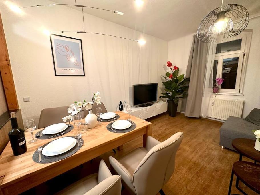 Modern Eingerichtete Wohnung Im Stadtzentrum Zittau Kostenloser Parkplatz Dış mekan fotoğraf